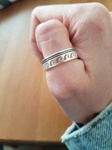 Catch the Waves Ring